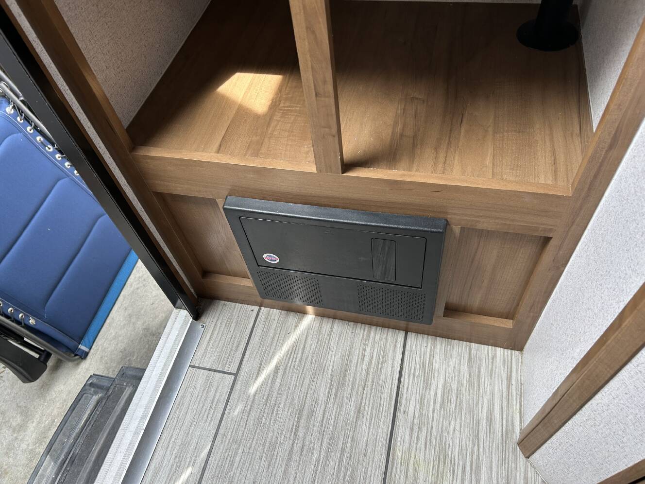 A photo of this 2021 Genesis Supreme Rv SEA BREEZE 18 RBS