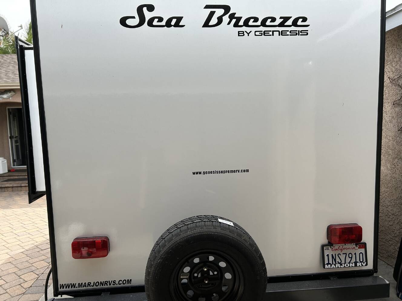 A photo of this 2021 Genesis Supreme Rv SEA BREEZE 18 RBS