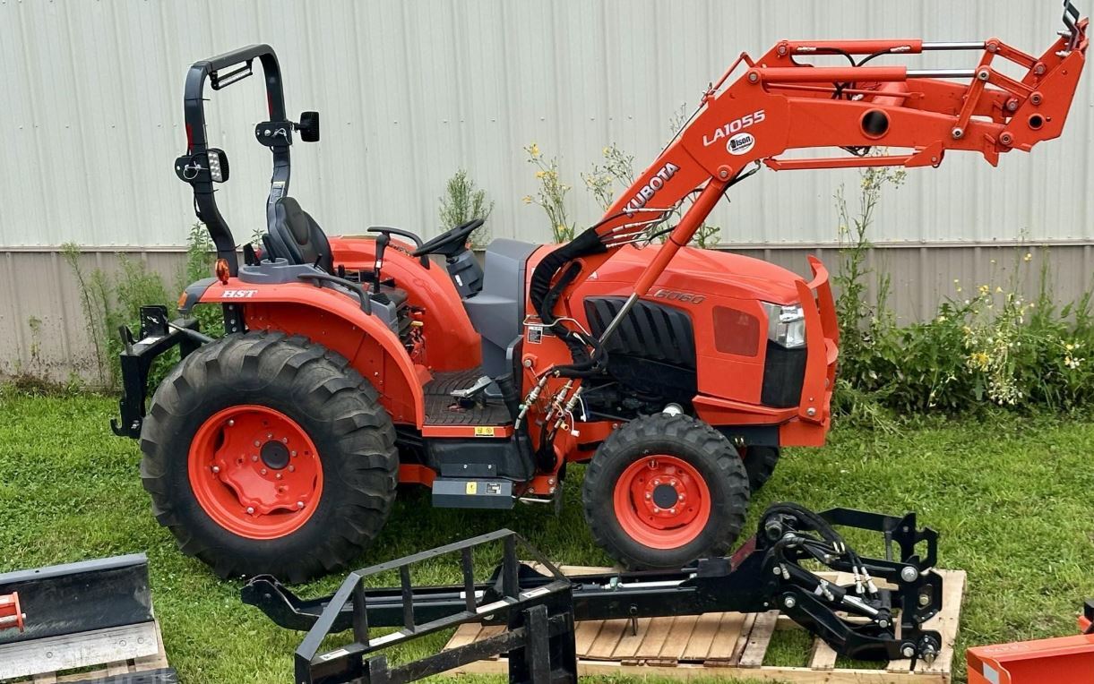 2019 KUBOTA L6060HST in Forest Lake, MN