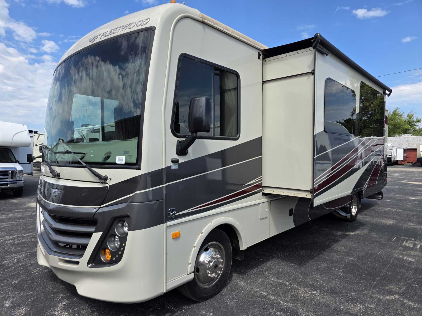 2018 Fleetwood Flair 31W in east peoria IL