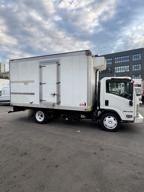 2018 ISUZU NPR XD in Farmingdale, NY