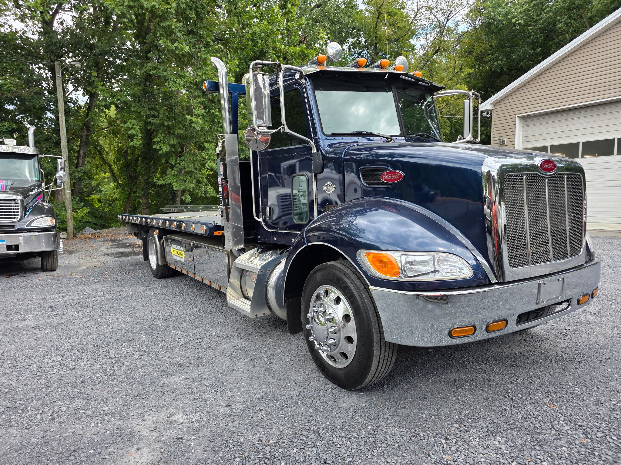 2010 PETERBILT 337 in Edinburg, VA