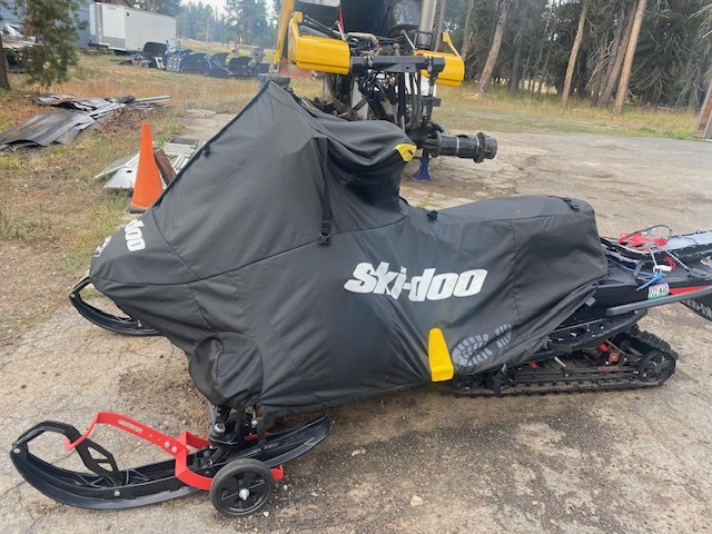 スキー R's Ski-Doo For Sale - Ski-Doo Engines Snowmobiles - Snowmobile
