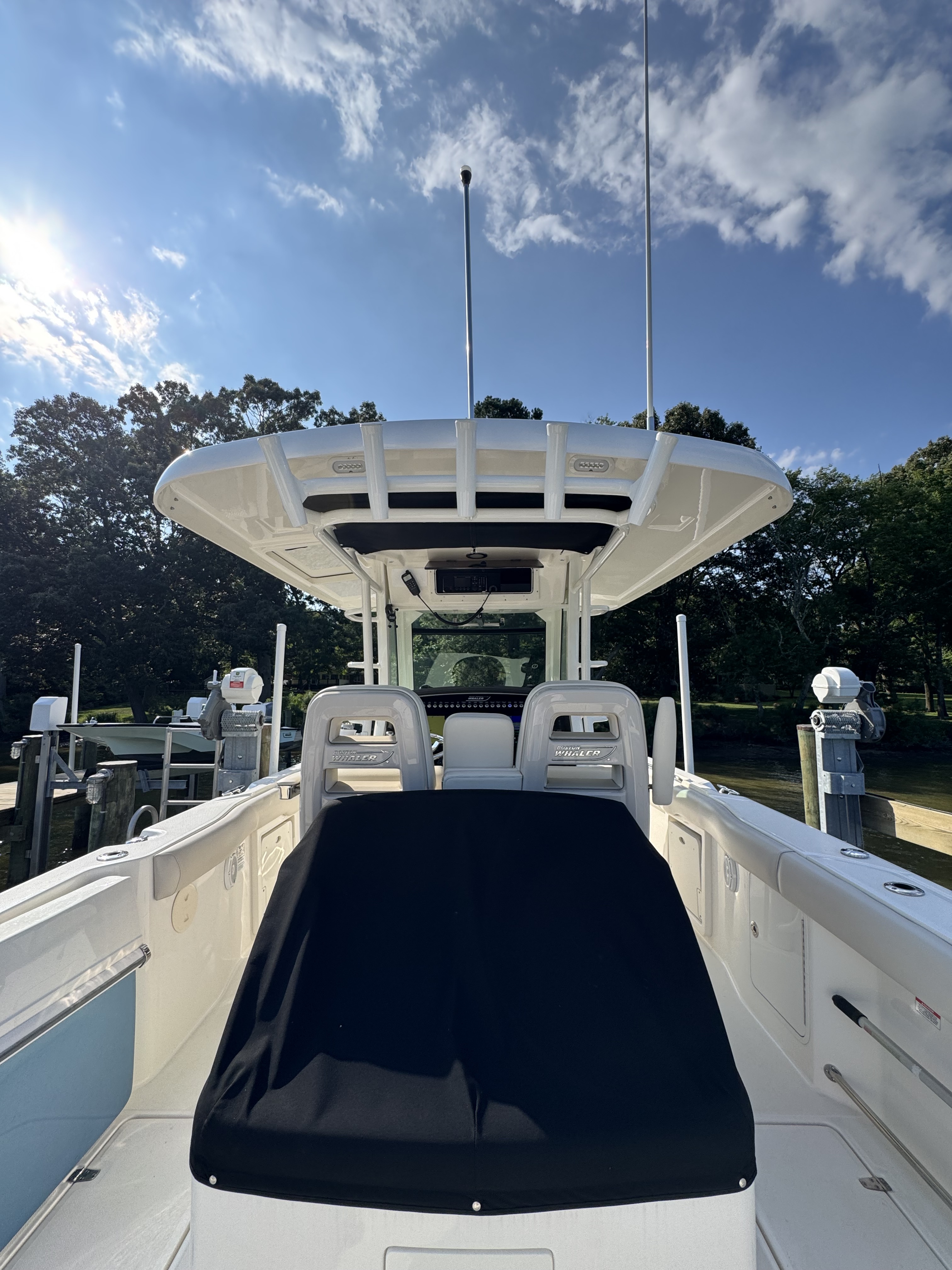 2022 Boston Whaler 330 Outrage in oxford MD