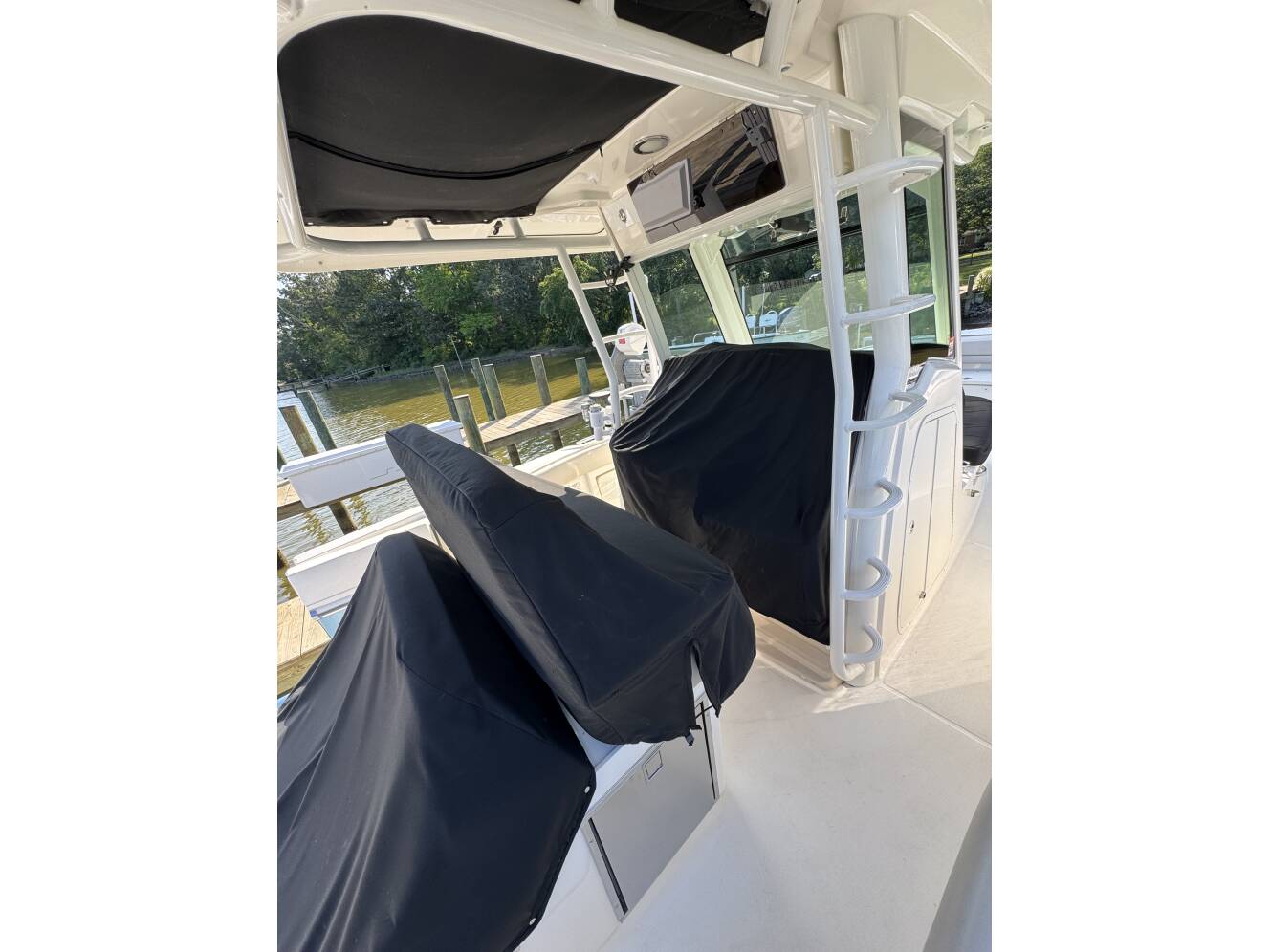 A photo of this 2022 Boston Whaler 330 Outrage