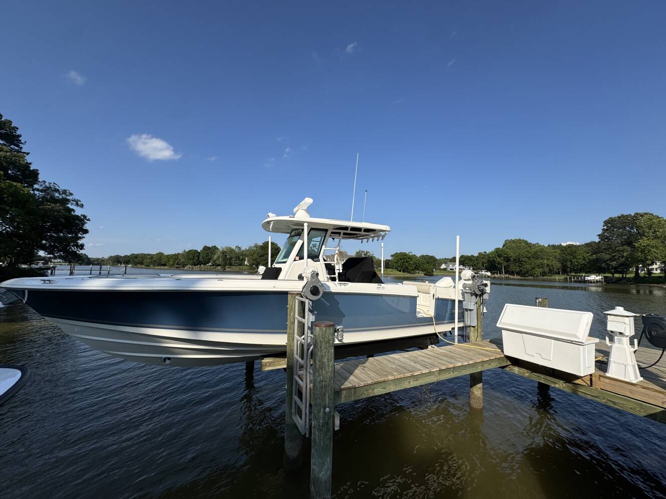 A photo of this 2022 Boston Whaler 330 Outrage