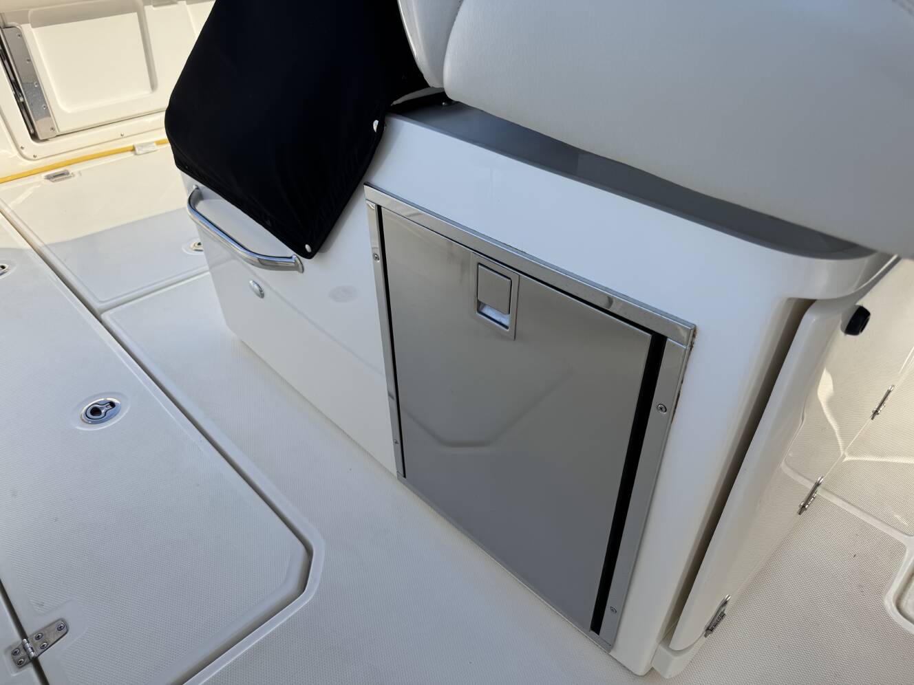 A photo of this 2022 Boston Whaler 330 Outrage