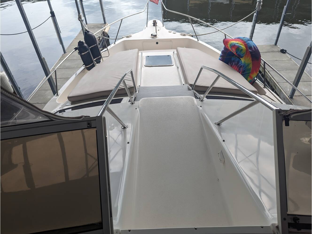 A photo of this 1998 Sea Ray 440 Express Bridge