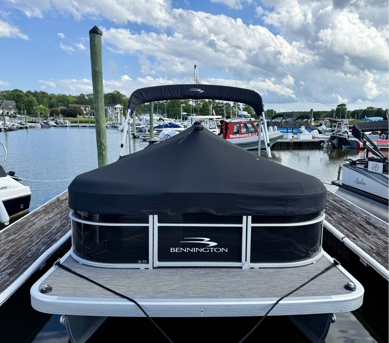 A photo of this 2023 Bennington 20 Svl