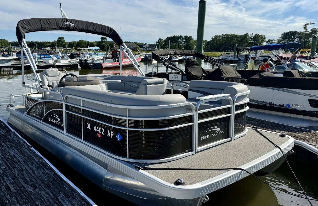 A photo of this 2023 Bennington 20 Svl