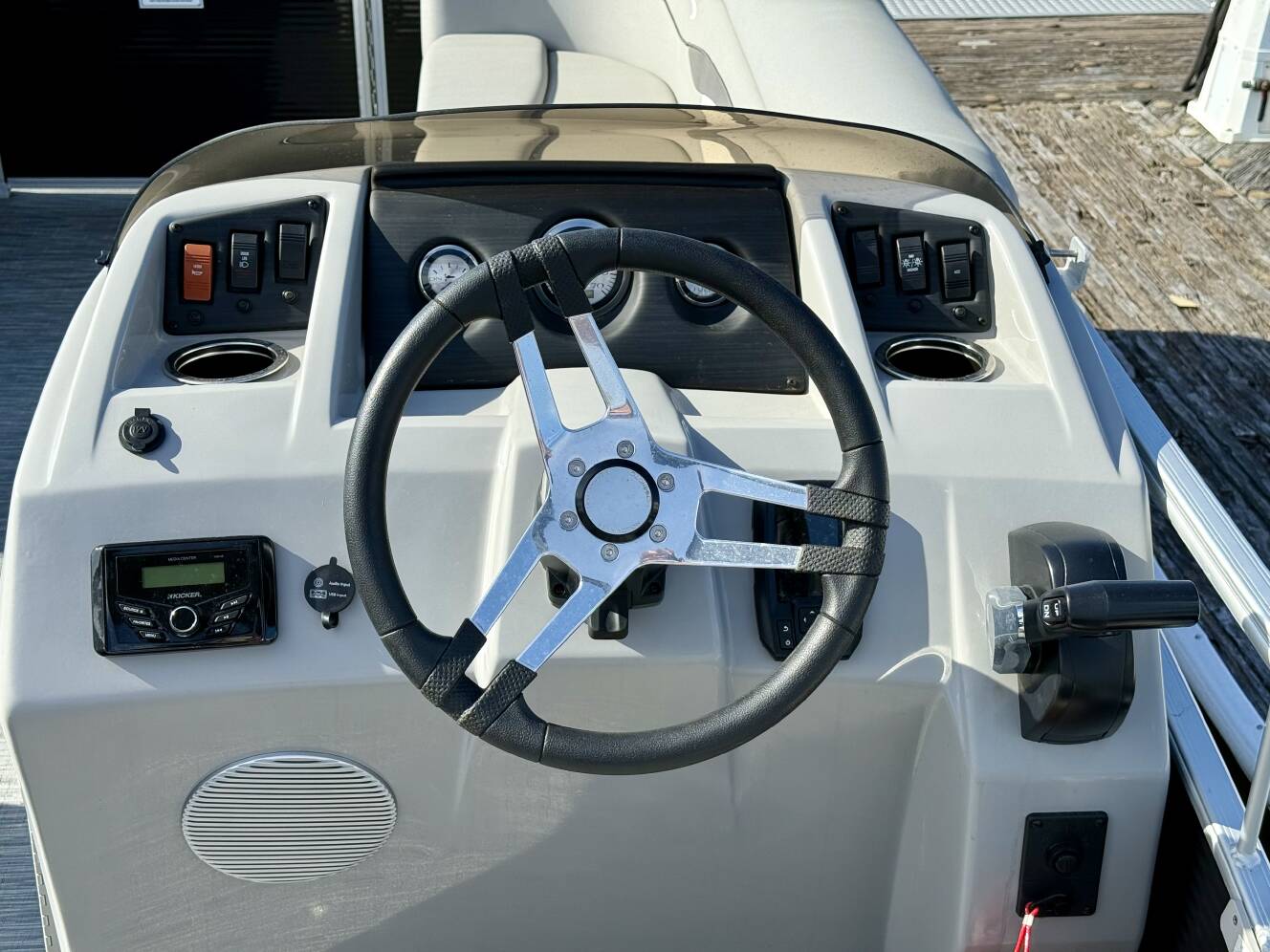 A photo of this 2023 Bennington 20 Svl