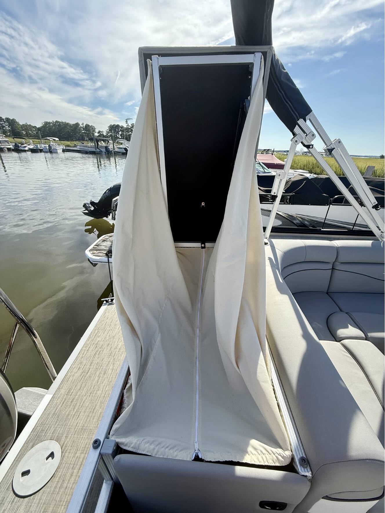 A photo of this 2023 Bennington 20 Svl