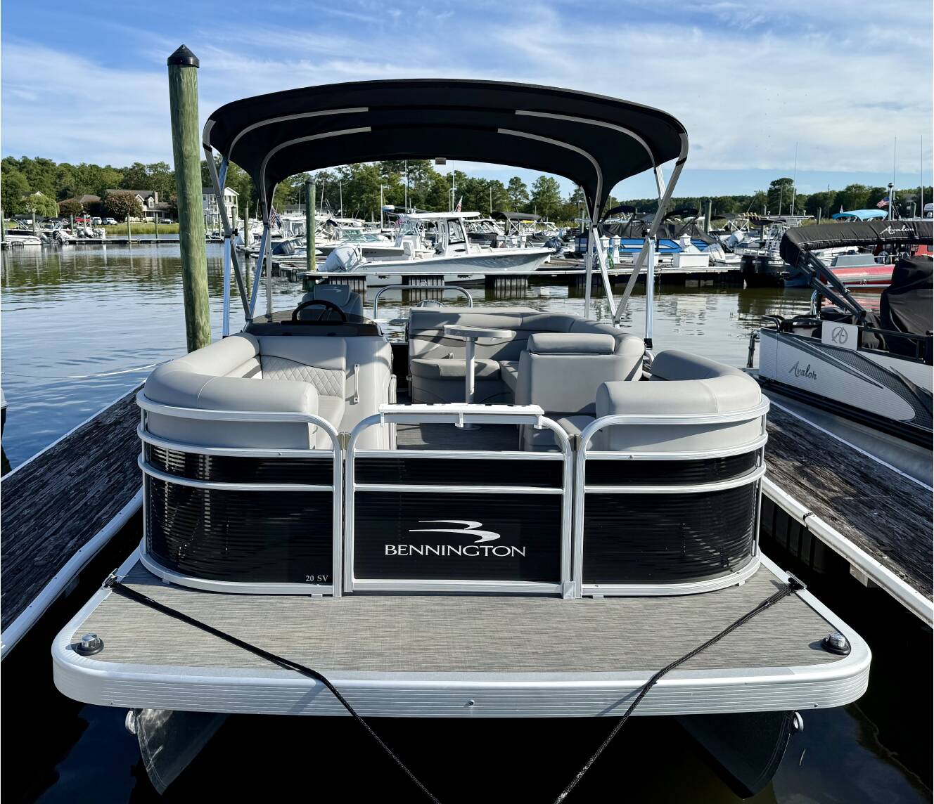 A photo of this 2023 Bennington 20 Svl