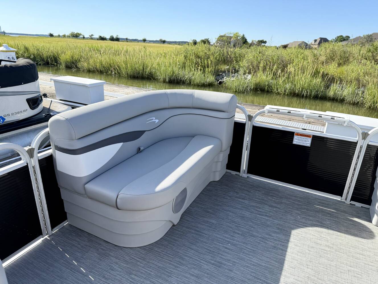 A photo of this 2023 Bennington 20 Svl