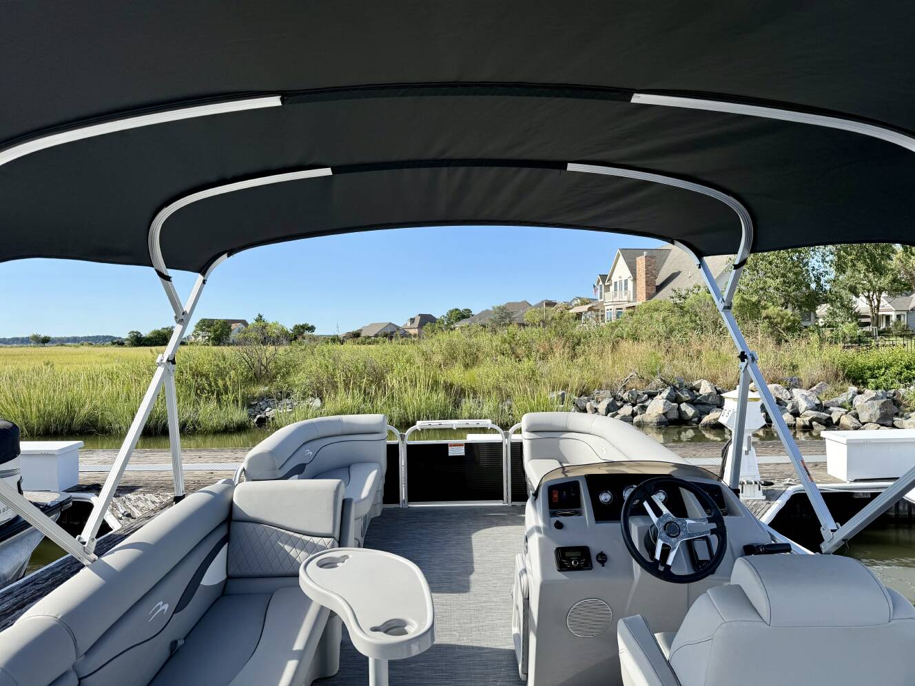 A photo of this 2023 Bennington 20 Svl