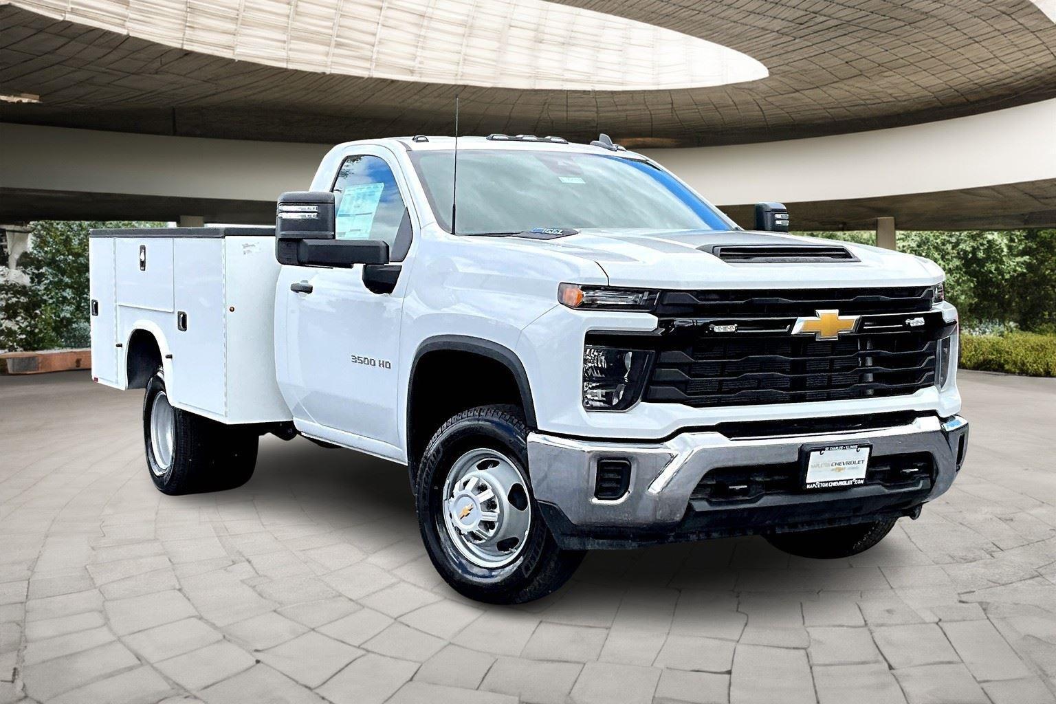 2025 Chevrolet Silverado 3500 in St Charles, IL