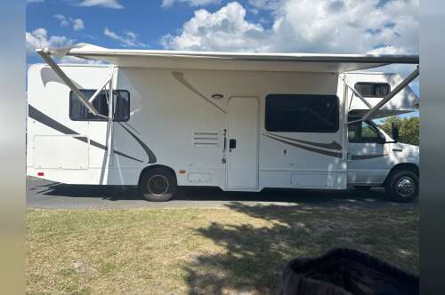 2019 Thor Motor Coach Four Winds Majestic 28A in catonsville MD