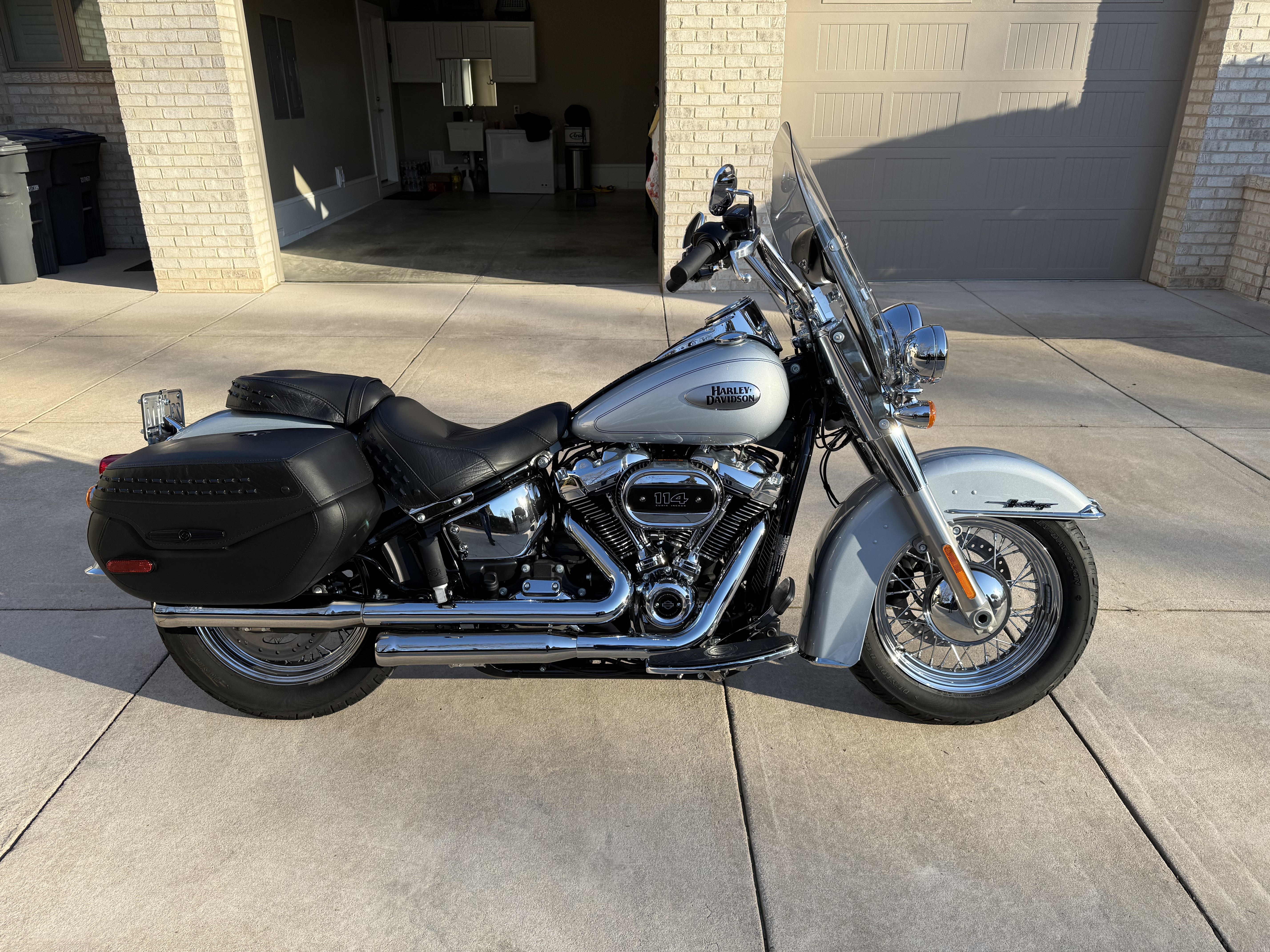 オートバイ・バイク Harley-Davidson Heritage Softail Special New 2025 Harley-Davidson Heritage Classic Motorcycle - Specs