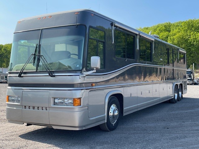 1999 Newell Coach 45 RV