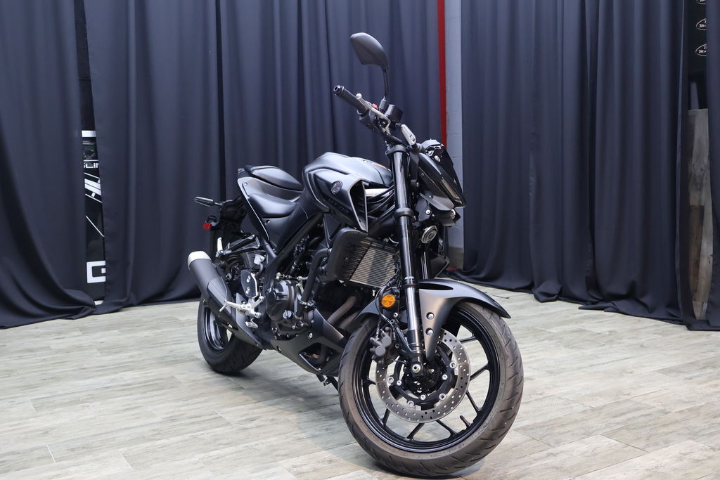 【YAMAHA】 Puig Z-Racing Windscreen Kawasaki ZX-4R / ZX-4RR 2023-2025