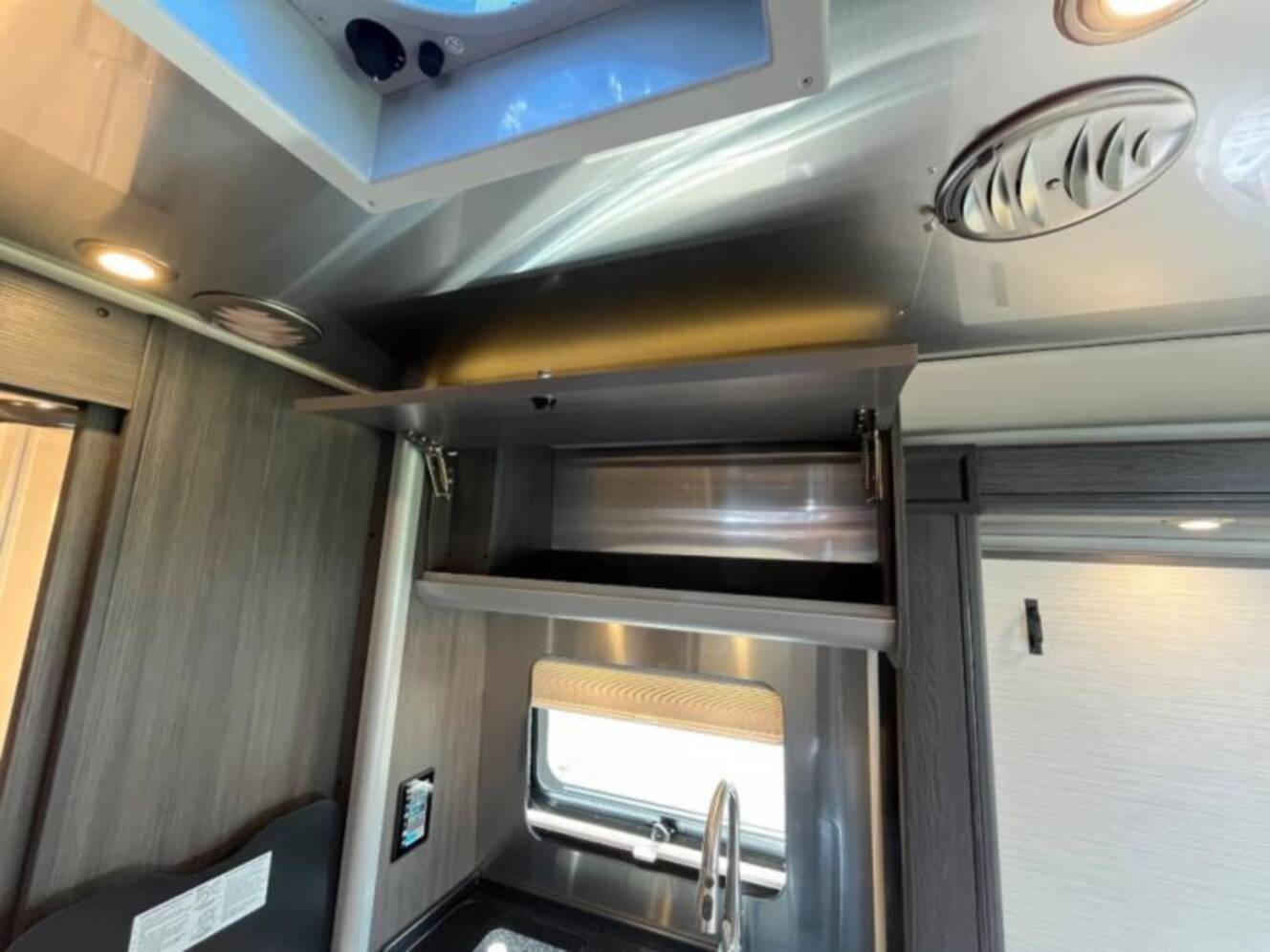 A photo of this 2026 Airstream Atlas Murphy Suite