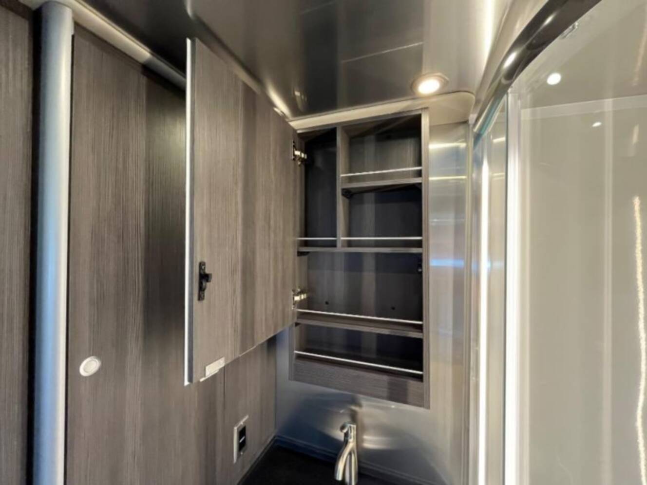 A photo of this 2026 Airstream Atlas Murphy Suite