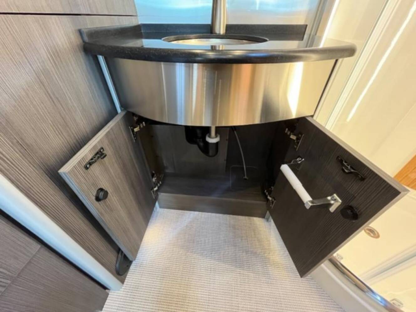 A photo of this 2026 Airstream Atlas Murphy Suite