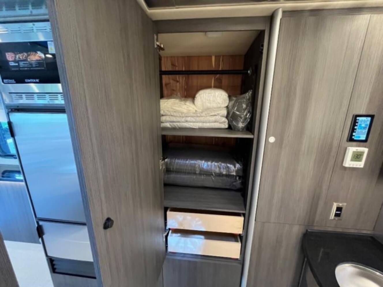 A photo of this 2026 Airstream Atlas Murphy Suite