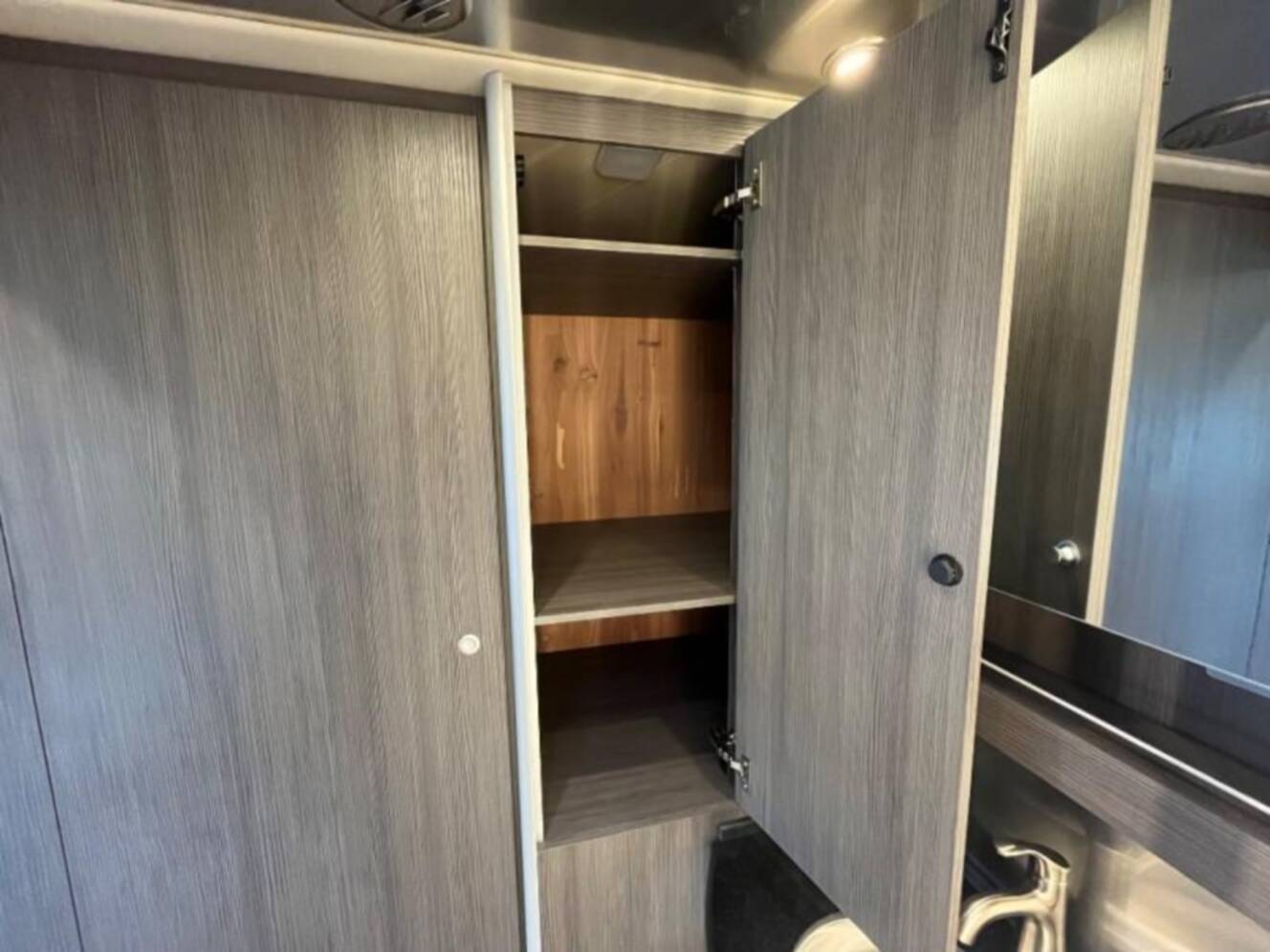 A photo of this 2026 Airstream Atlas Murphy Suite