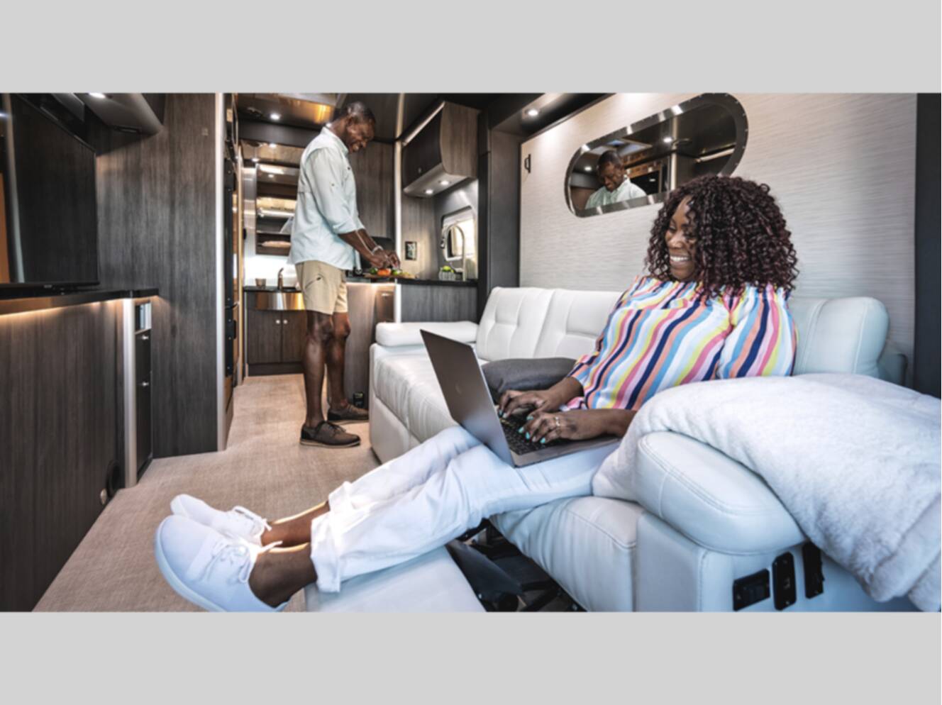 A photo of this 2026 Airstream Atlas Murphy Suite