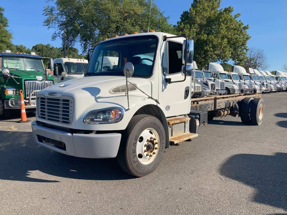 2020 FREIGHTLINER BUSINESS CLASS M2 106 in Springfield, MA