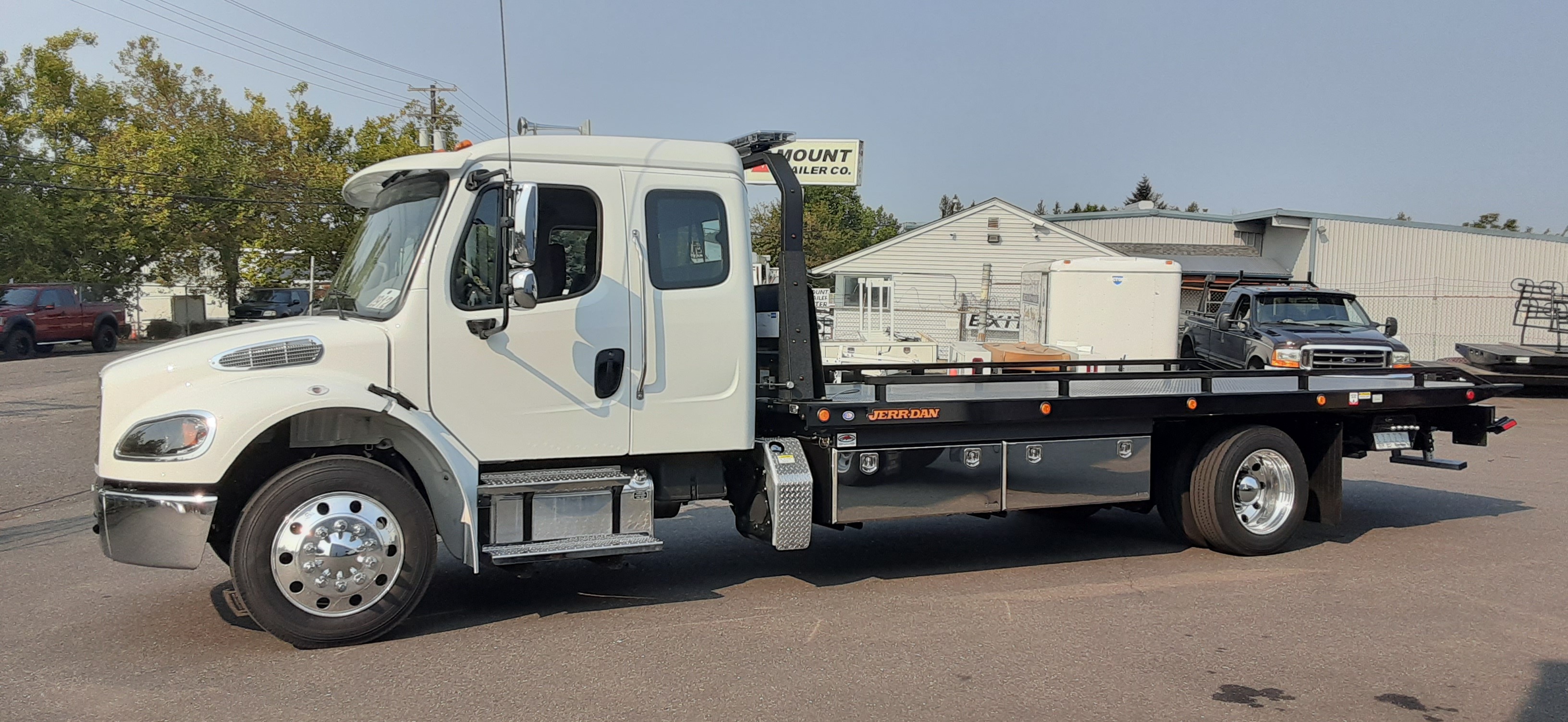 2024 FREIGHTLINER BUSINESS CLASS M2 106 in Kent, WA