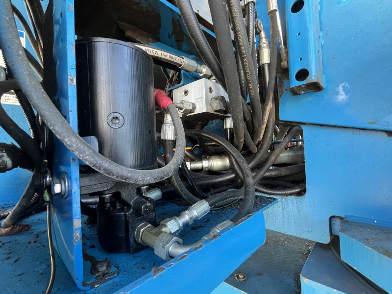 1998 GENIE S-40