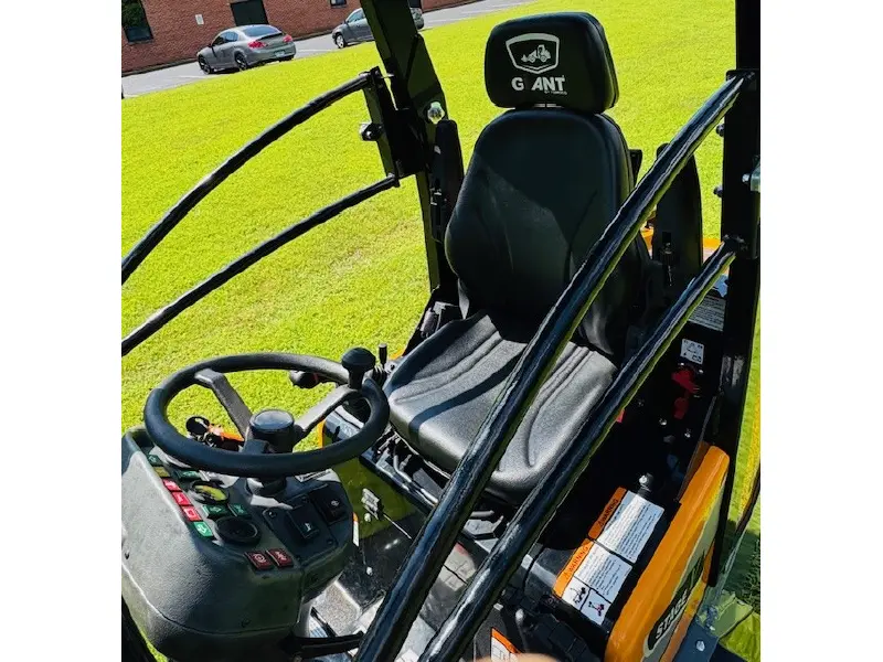 2022 GIANT G1500 HD