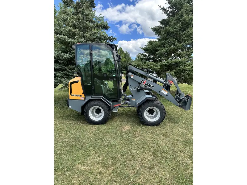 2020 GIANT G2200 HD Plus