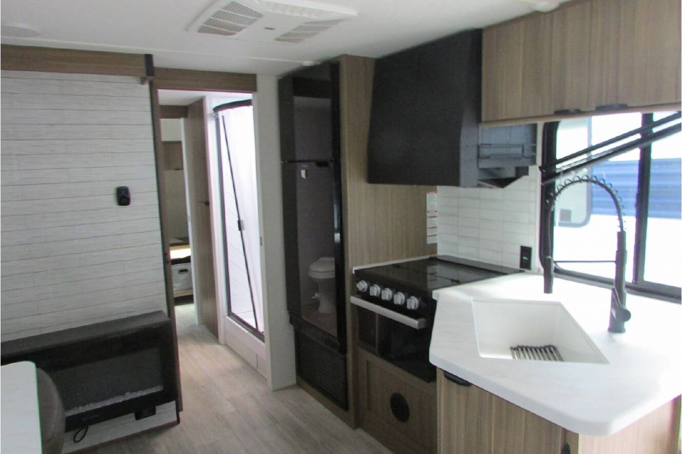 A photo of this 2025 Forest River Salem Cruise Lite 24RLXL