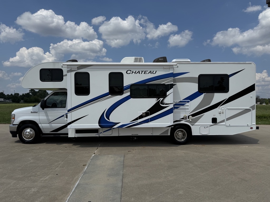2023 Thor Motor Coach CHATEAU 28Z in spring TX