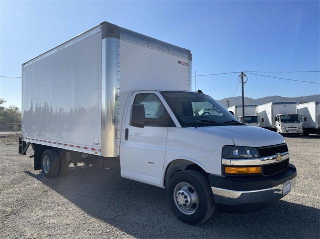 2024 Chevrolet Express 3500 Cutaway photo 3