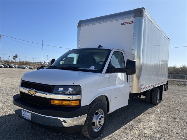2024 Chevrolet Express 3500 Cutaway photo 5