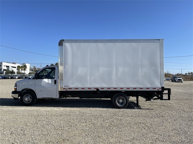 2024 Chevrolet Express 3500 Cutaway photo 6