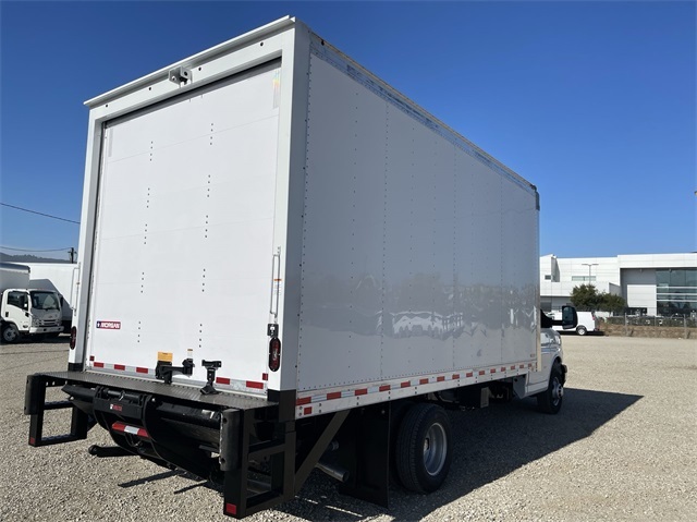 2024 Chevrolet Express 3500 Cutaway photo 8