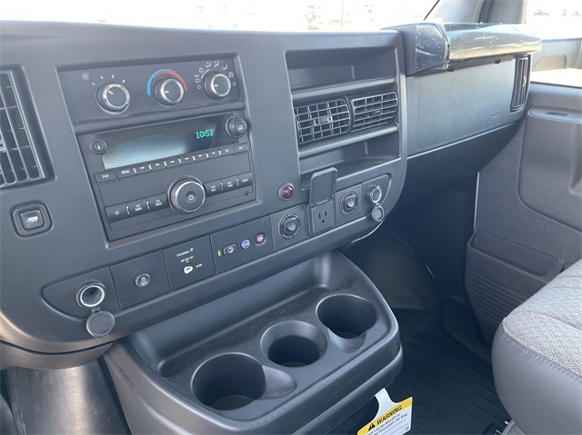 2024 Chevrolet Express 3500 Cutaway photo 16
