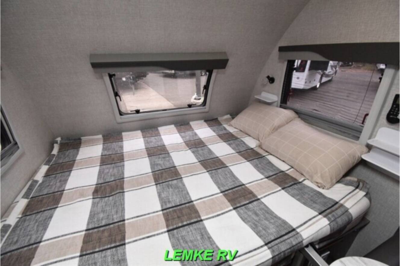 A photo of this 2023 Lance 1475