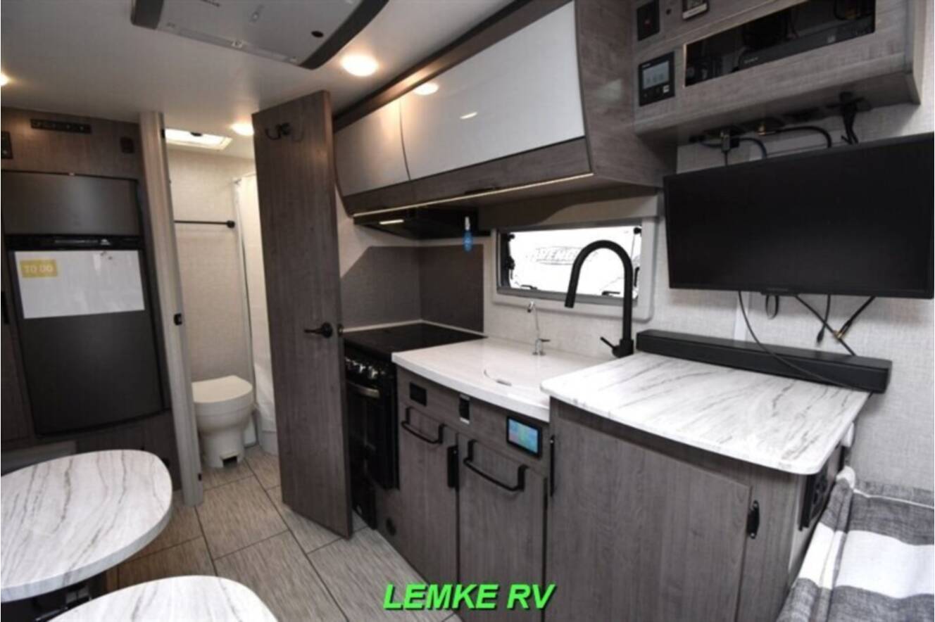 A photo of this 2023 Lance 1475