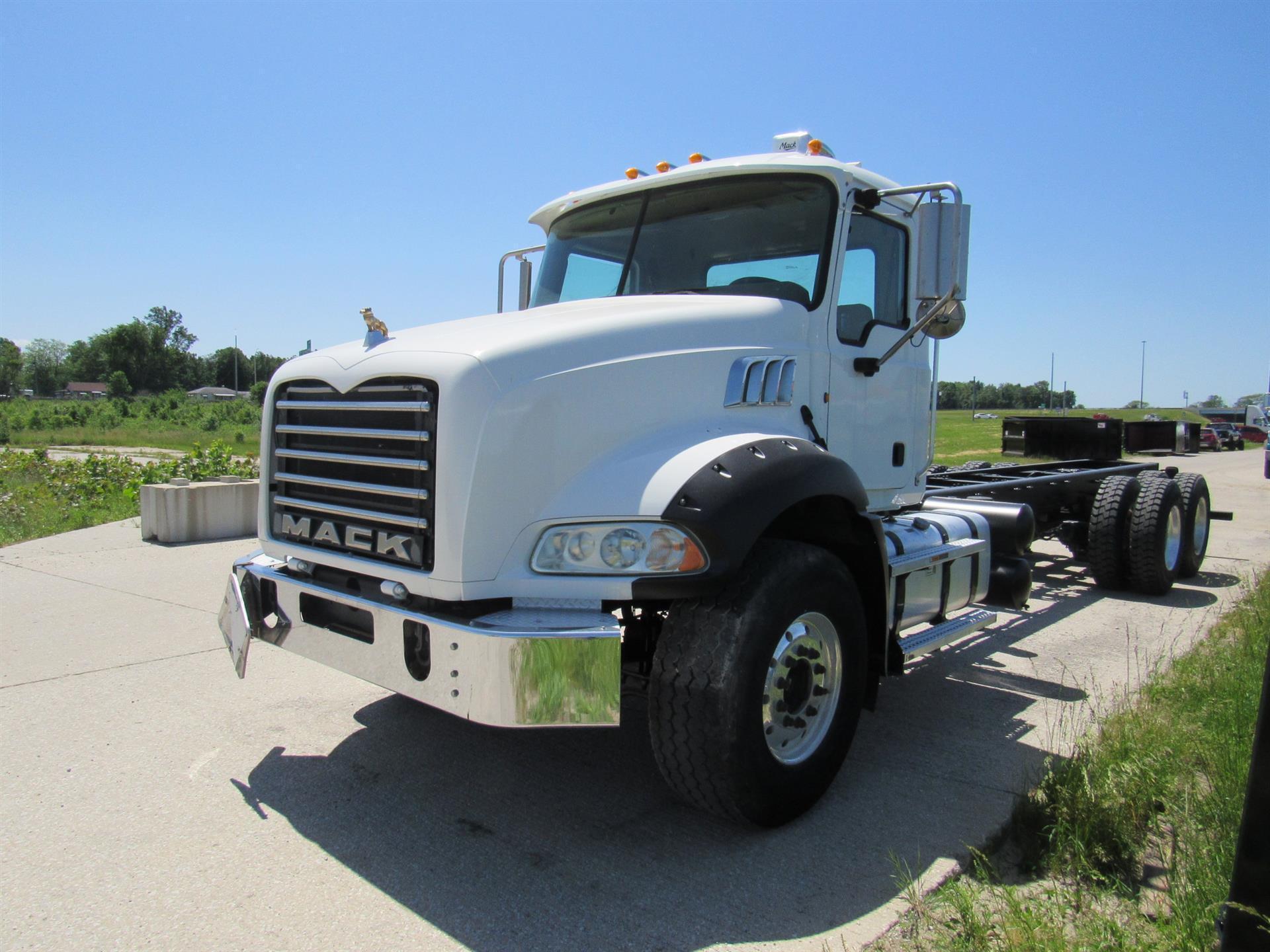 2013 Mack GU813 in New Haven, IN