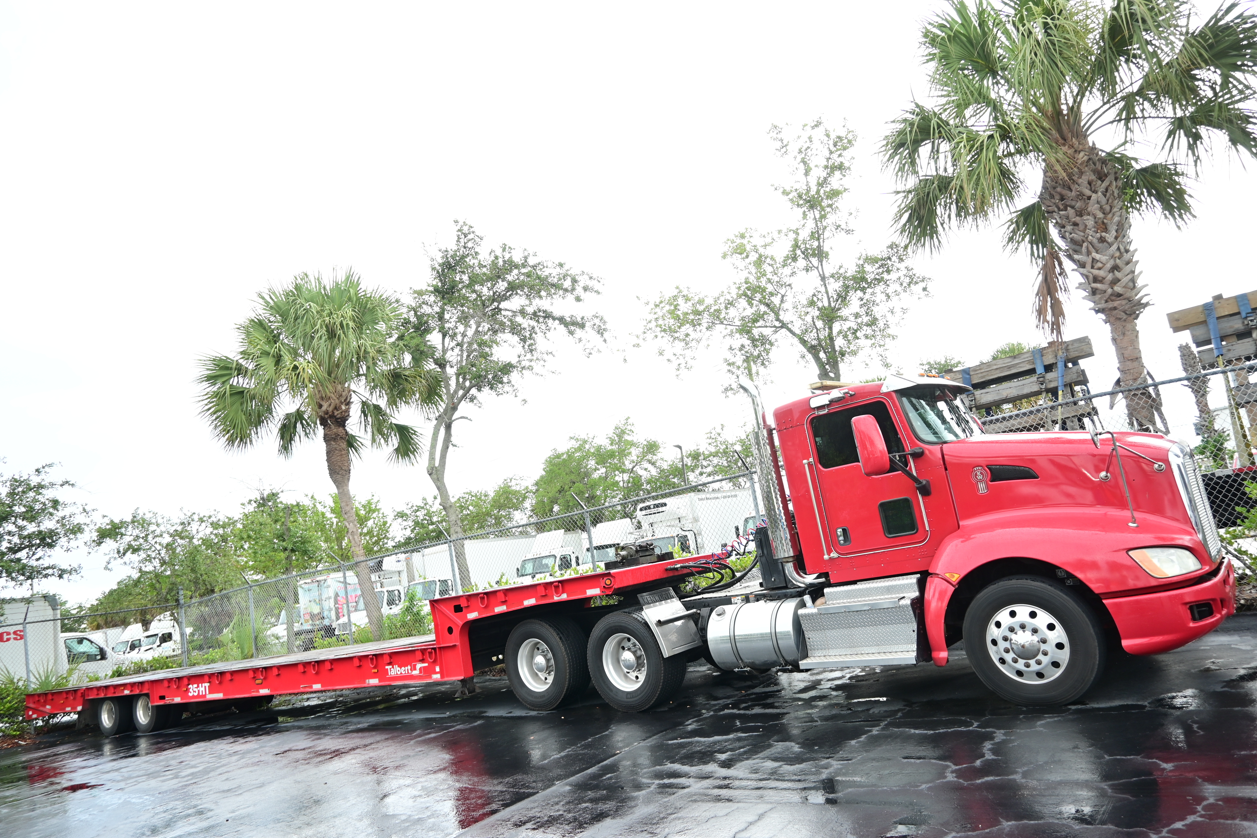 2013 Kenworth T660 in West Palm Beach, FL