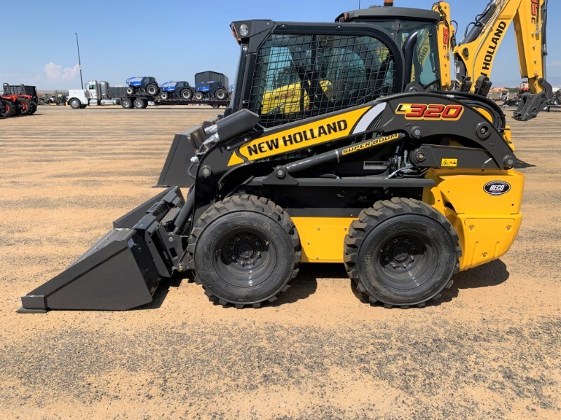 2024 NEW HOLLAND L320 in Bakersfield, CA