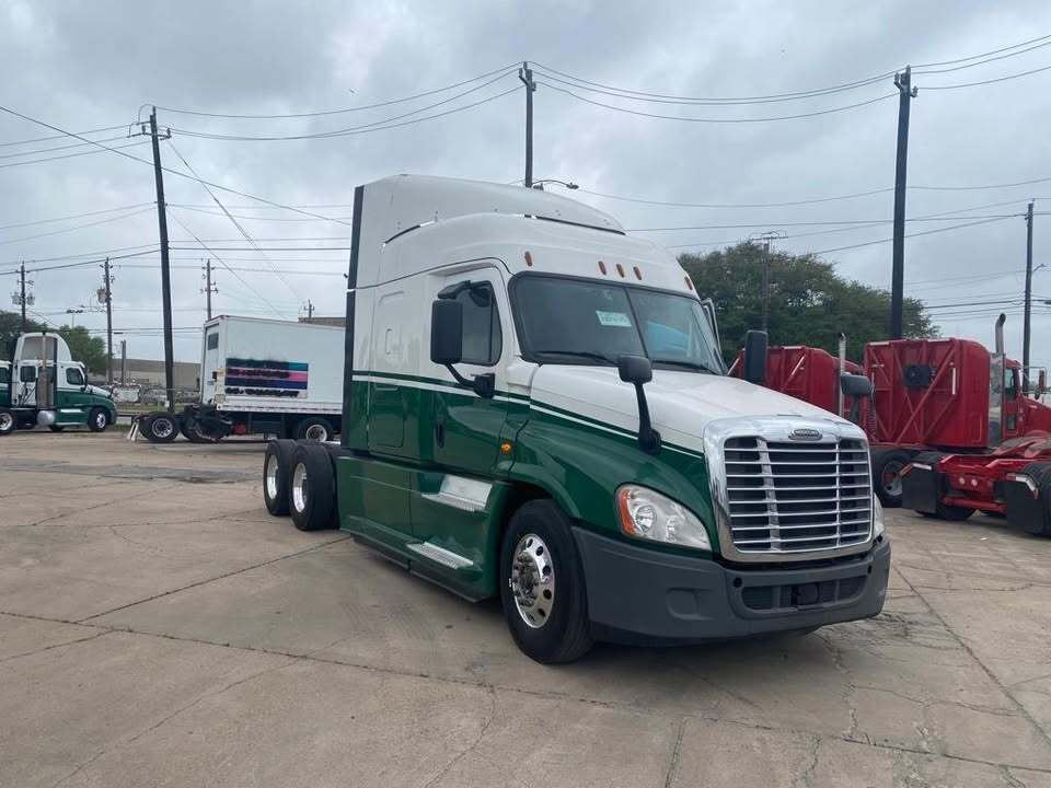 2019 FREIGHTLINER CASCADIA 125 in Houston, TX