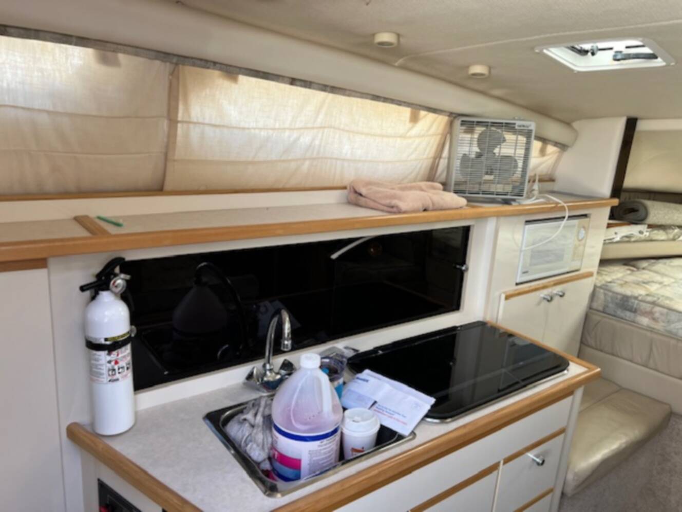 A photo of this 1998 Bayliner 2855 Ciera Sunbridge
