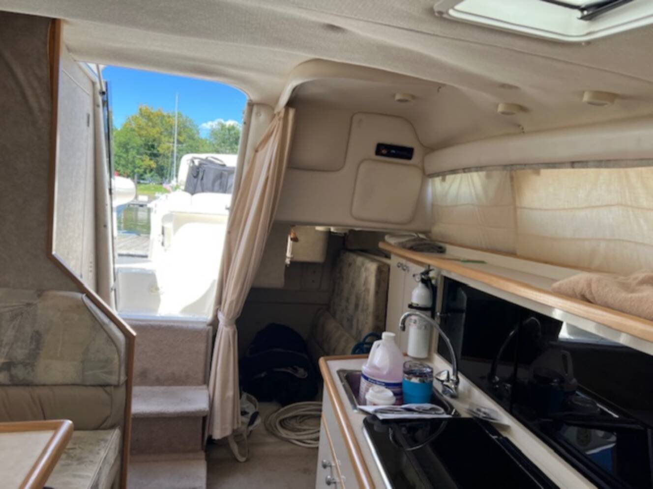 A photo of this 1998 Bayliner 2855 Ciera Sunbridge